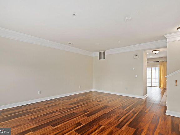 4th image of 15213 Lancashire Dr