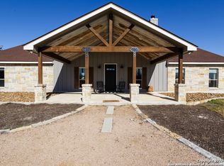 2540 Hartfield Rd, La Vernia, TX 78121