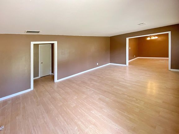 4th image of 3086 Jett Dr