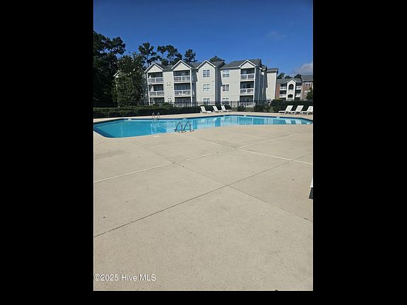 2nd image of 802H Bryce Ct #H