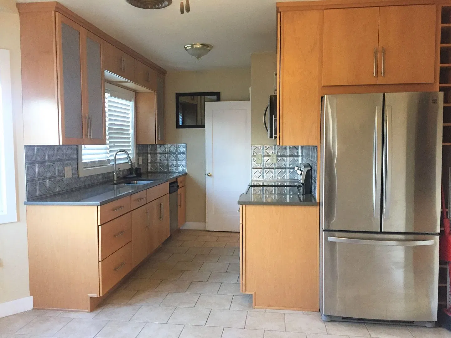 3 Bedroom House w/ Garage & Bonus Room — Photo 3