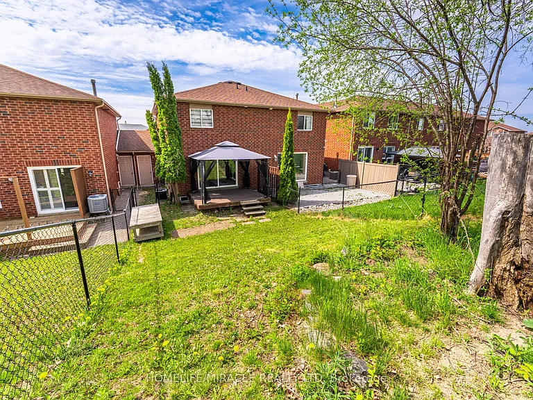 340 Dunsmore Ln — Photo 32
