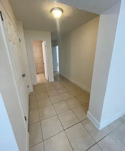 121 NW 7th Ct — Photo 27