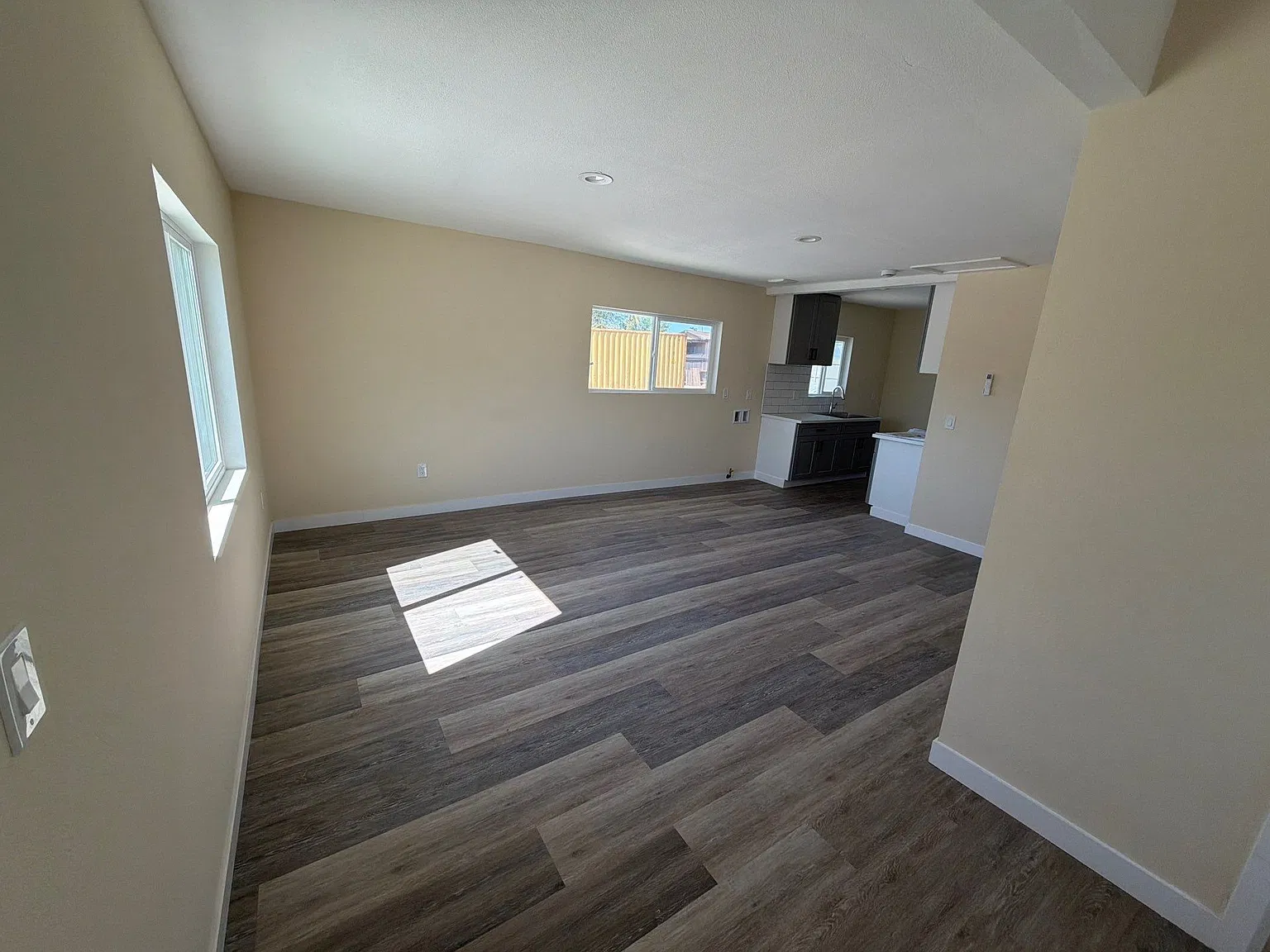 2 bed, 795 sqft, $2,740 — Photo 2