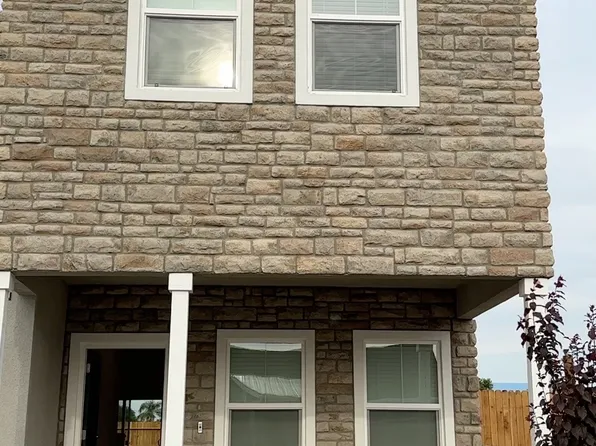 454 S Apricot Ave, Fresno, CA 93727