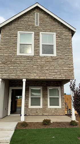 454 S Apricot Ave Photo 1