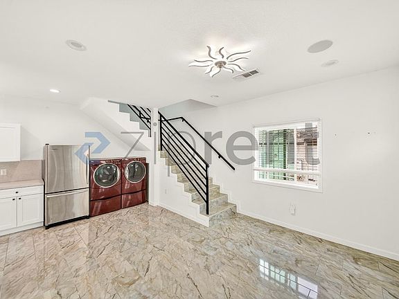 5th image of 17426 Elkwood St #Adu