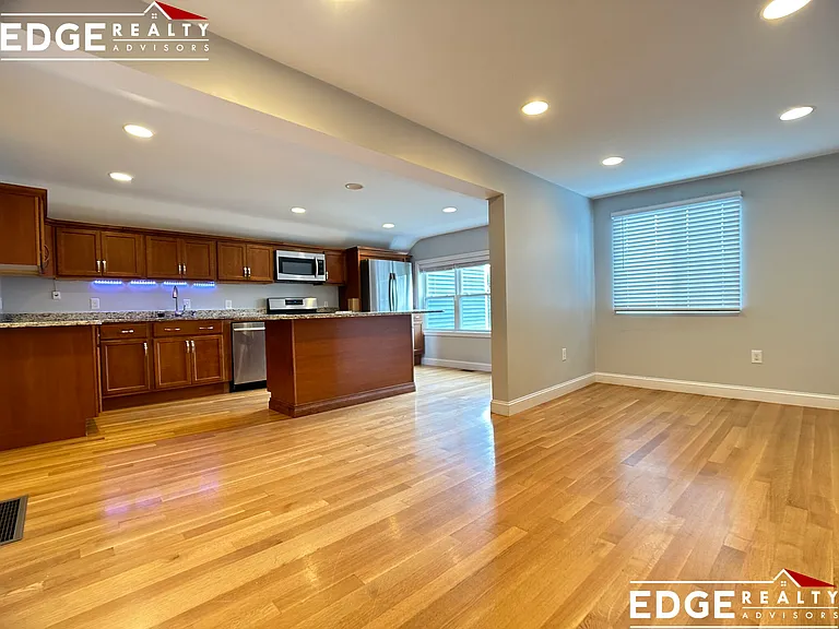 171A Lexington St — Photo 4