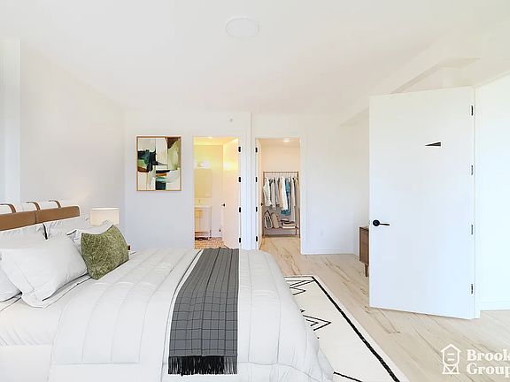 4th image of 2718 Church Ave #506