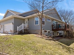3945 Deer Valley Dr APT B, Marion, IA 52302