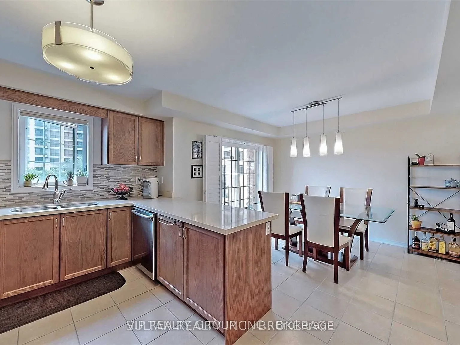 4 bed, $3,360 — Photo 4