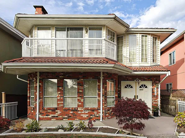 4317 Georgia St, Burnaby, BC V5C 2T9