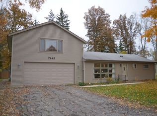 7442 Sunny Ln, Fort Wayne, IN 46835