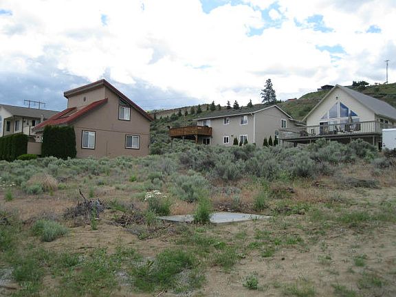 2nd image of 100 E Entiat Dr