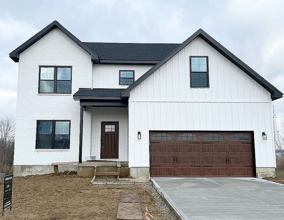 1st image of 24 Gardenia Dr