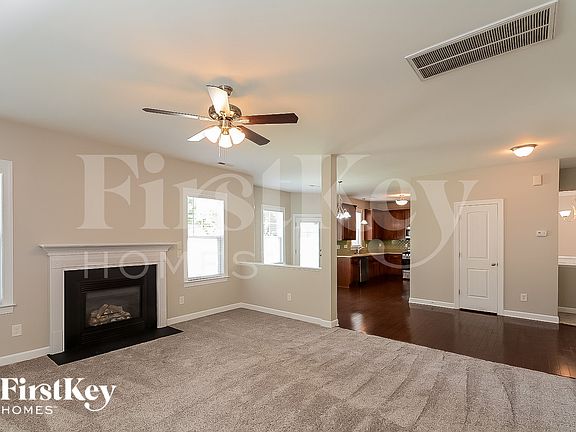 4th image of 215 Buck Johnson St