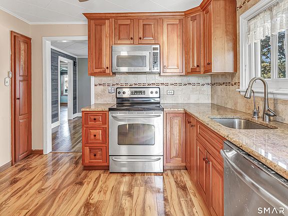 4th image of 402 Patterson Avenue