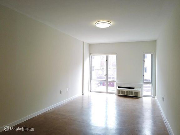 3rd image of 4857 Broadway APT 2A
