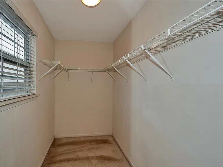 582 Declaration Ln — Photo 13