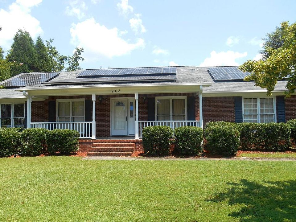 2nd image of 203 Eastover Cir