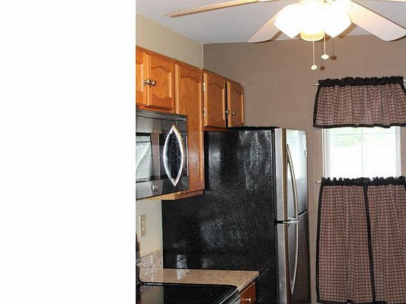 4th image of 333 Cashel Ct
