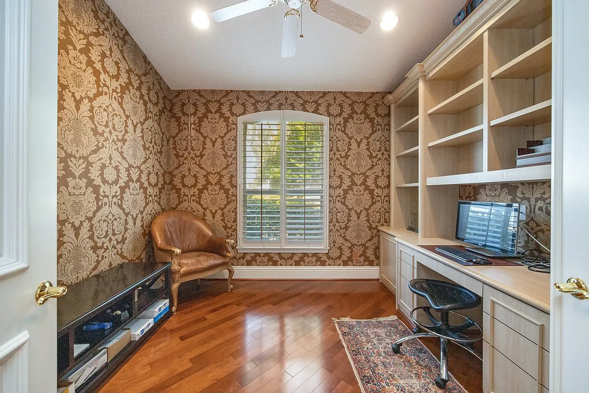 4 bed, 3599 sqft, $15,000 — Photo 4