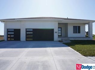 7404 N 171st St, Bennington, NE 68007