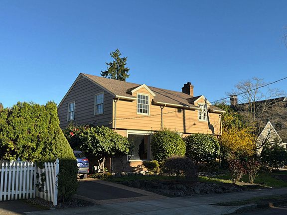 3rd image of 3434 NE 33rd Pl