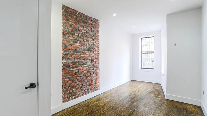 Rented by Nooklyn NYC LLC | media 4