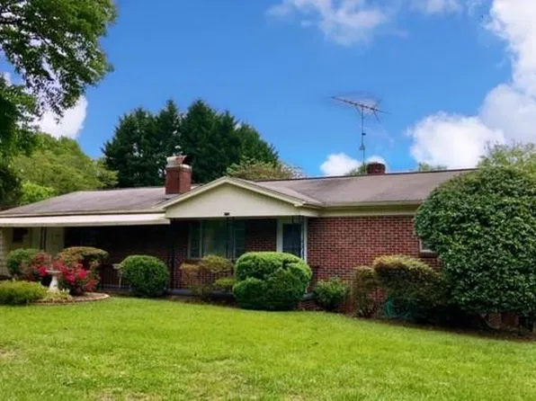 416 26th St NW, Hickory, NC 28601