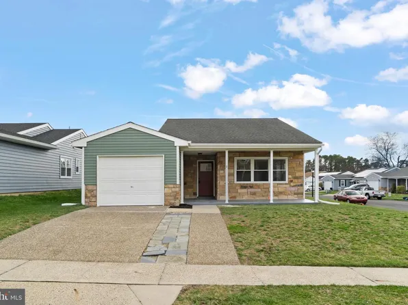 2 Farrington Ct, Southampton, NJ 08088