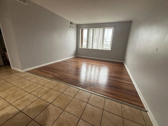 4th image of 1227 S Harlem Ave APT 301