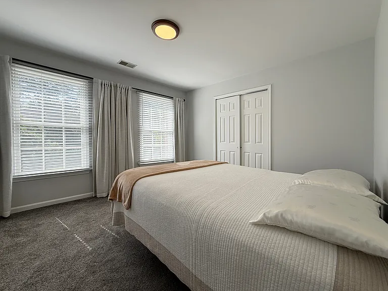 8011 Lions Crest Way — Photo 30