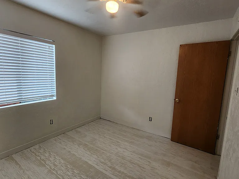 5713 E Cross Dr — Photo 17