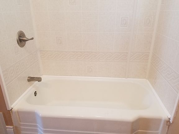 5th image of 2114 E 59th St
