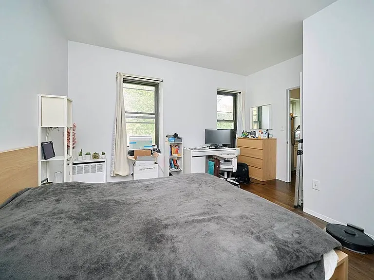 484 9th Ave #1B — Photo 4