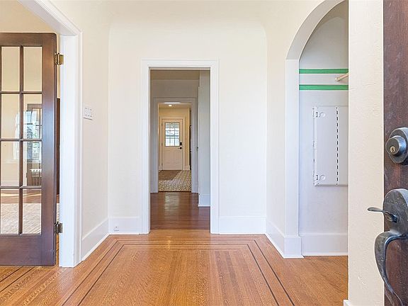 4th image of 1276 Vista Hts