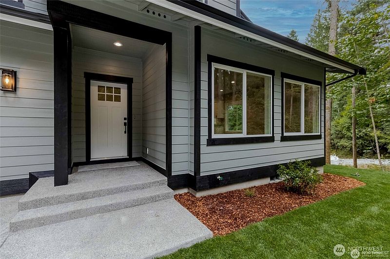 3rd image of 21649 Clear Lake Boulevard SE