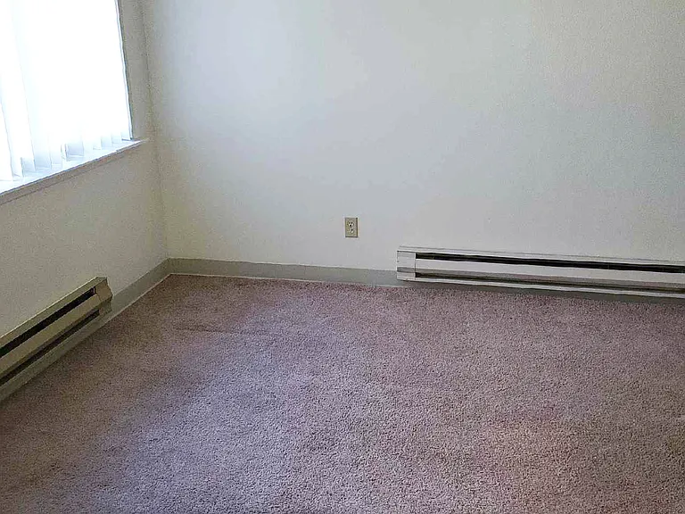 455 N Haskett St — Photo 9