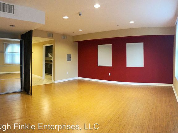 4th image of 11556 Burbank Blvd APT 210