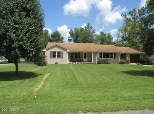 367 Community Beach Rd, Centralia, IL 62801