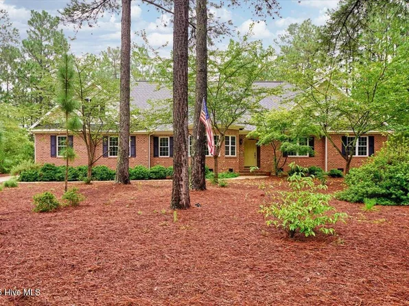7 Aurora Drive, Whispering Pines, NC 28327