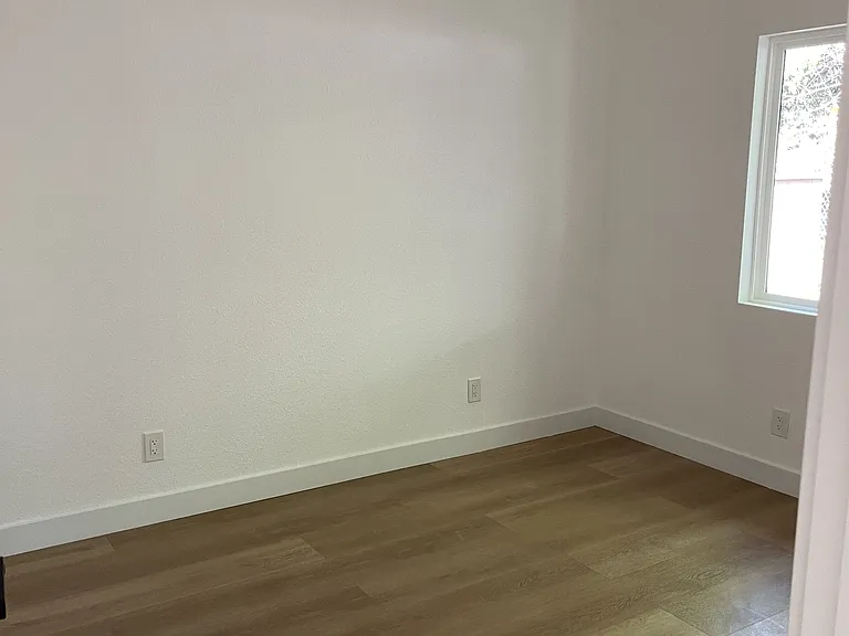 1127B W Ramona Rd #1127B — Photo 4