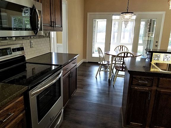 Kitchen, breakfast area, porch