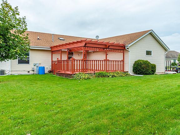3rd image of 285 Highland Dr
