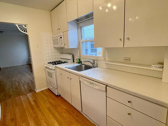 3rd image of 9112 78th St Floor 1