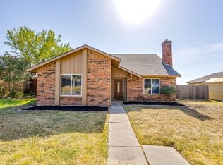 3226 Delaford Dr, Carrollton, TX 75007