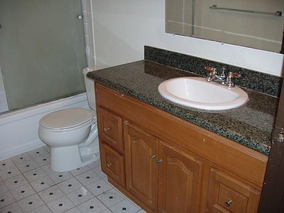 5th image of 3321 Sherwood Ave APT 3