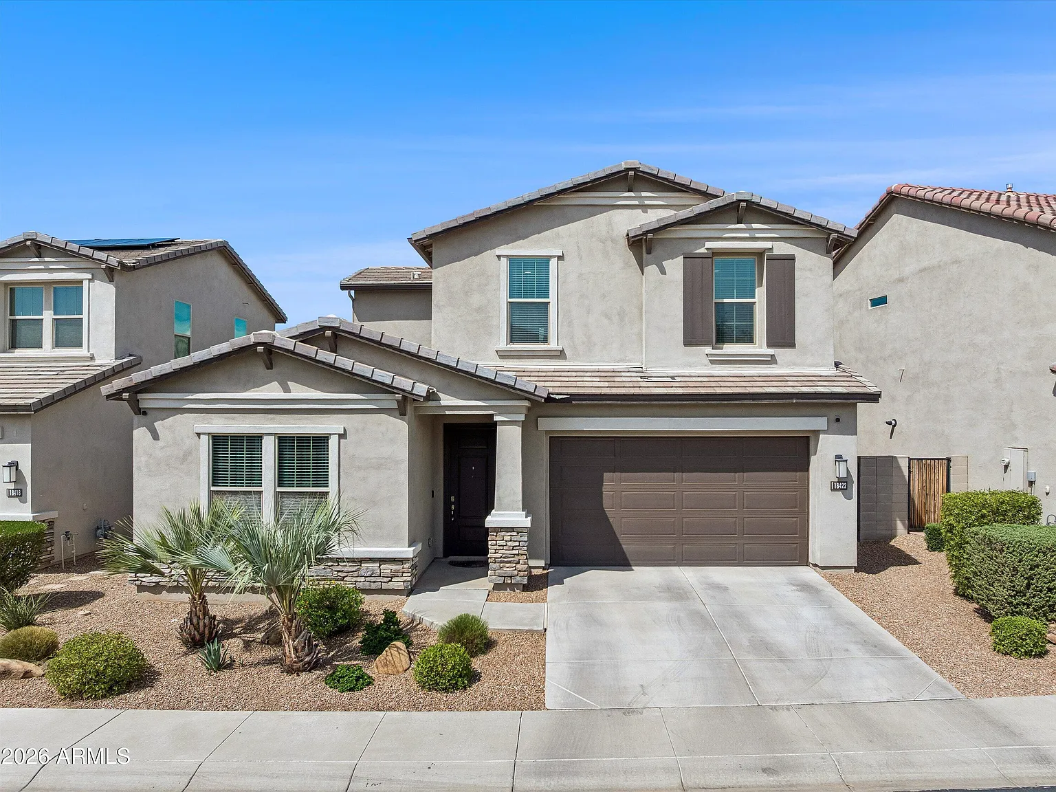 4 bed, 3.0 bath, 2007 sqft, $4,100 — Photo 1
