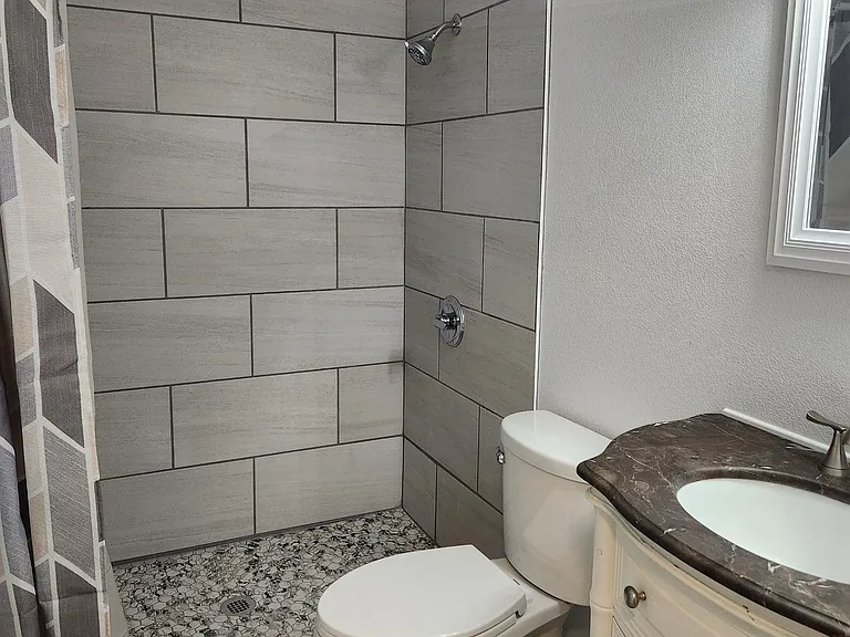 1622 Lucas Ave — Photo 2